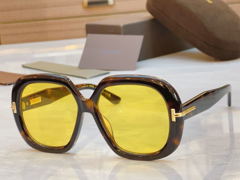 TOM FORD